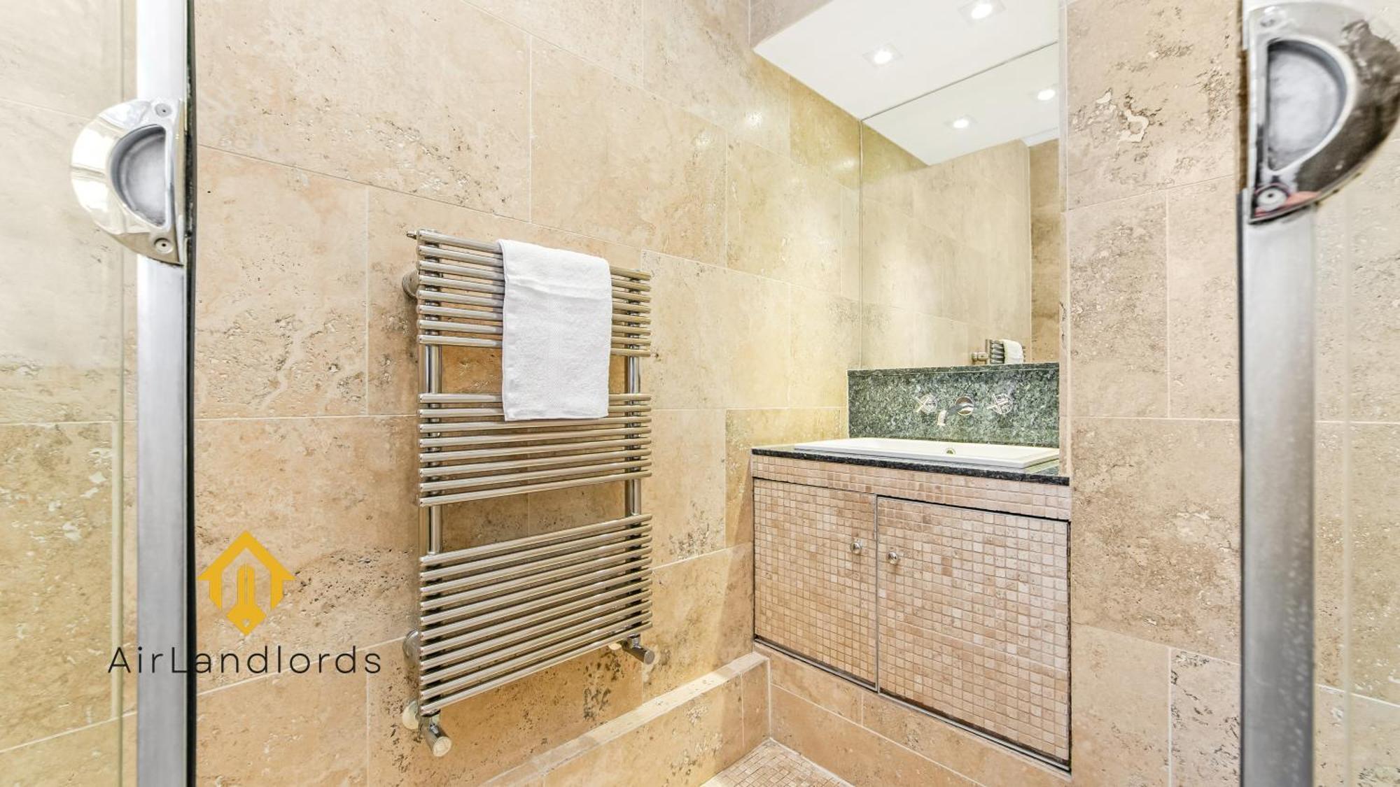 Ferienhaus Exclusive 4 Bedroom House In The Heart Of Hackney!
