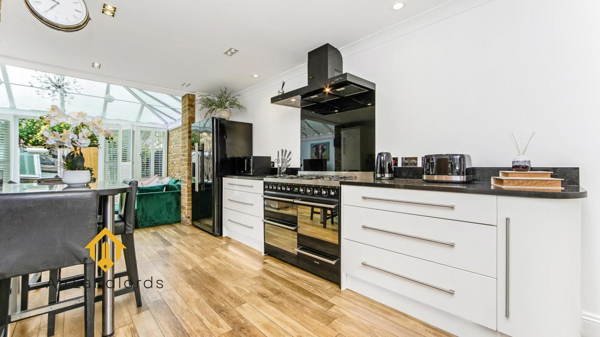 Ferienhaus Exclusive 4 Bedroom House In The Heart Of Hackney! London